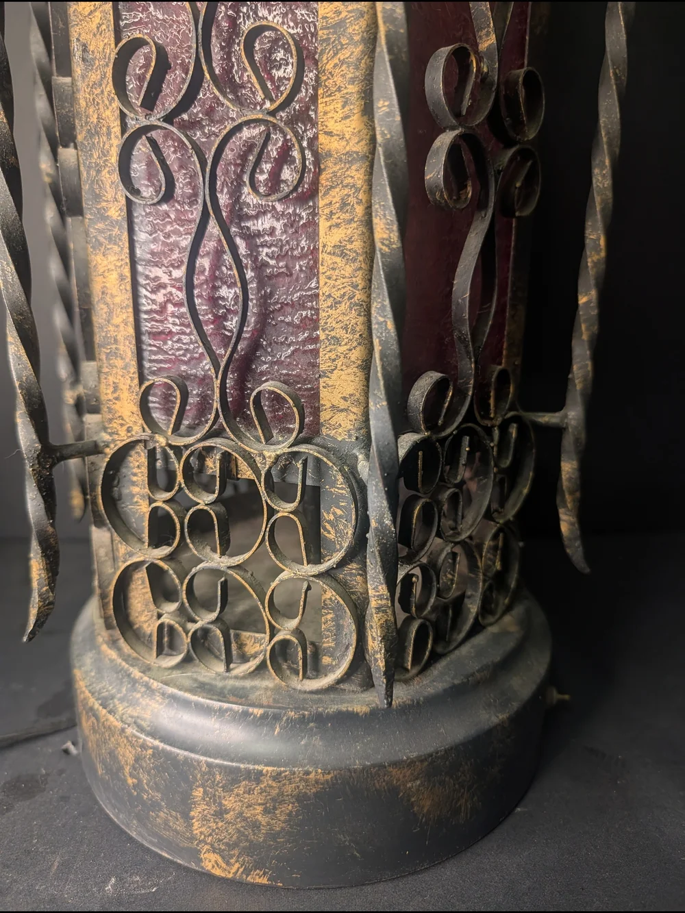 Vintage Gothic Black and Gold Scroll Table Lamp